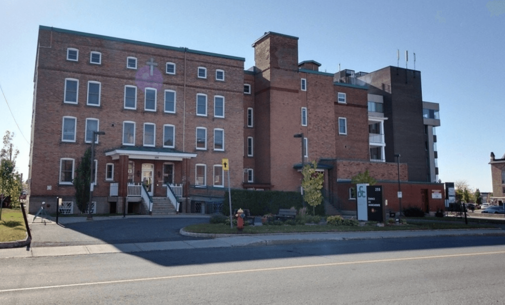 255 Brock Drummondville Parenteau et Filles Courtiers ReMax