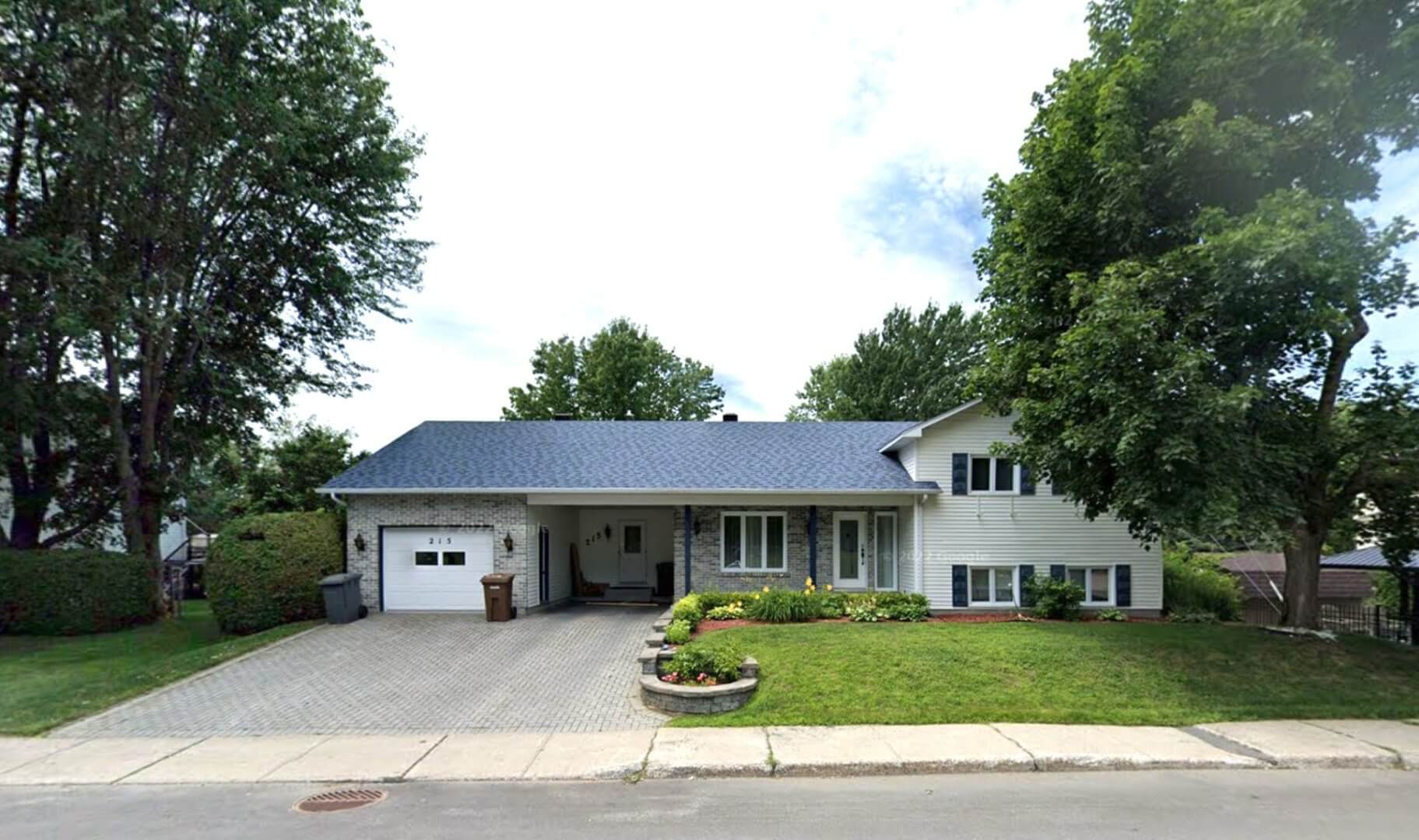 215 rue StFelix Parenteau et Filles Courtiers ReMax